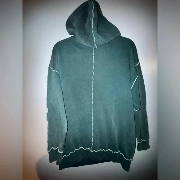 Wild Fable Women’s Oversized Seamed Hooded Green Sweatshirt size small NWT comfy - Picture 2 of 6